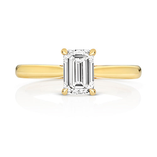 Lab Grown IGI Certified Emerald Cut Diamond Solitaire With Plain Shoulders